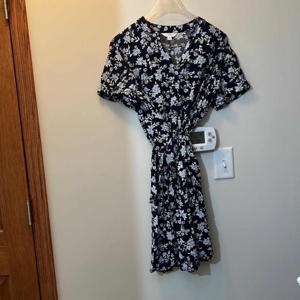 Blue floral size medium dress with tie - Picture 1 of 2